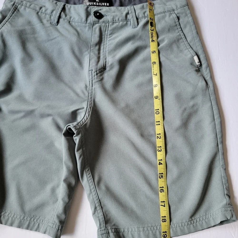 Quiksilver Four Way Stretch Amphibian Shorts.